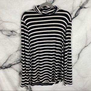 Old Navy Black and White Long Sleeve Turtleneck Shirt